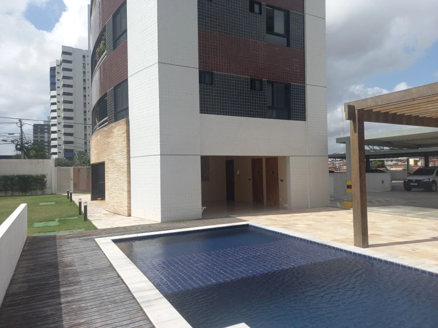 Apto 2/4, com armários planejados nos quartos e cozinha, varanda, vista UFRN