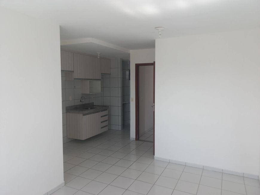 Apto 2/4, com armários planejados nos quartos e cozinha, varanda, vista UFRN