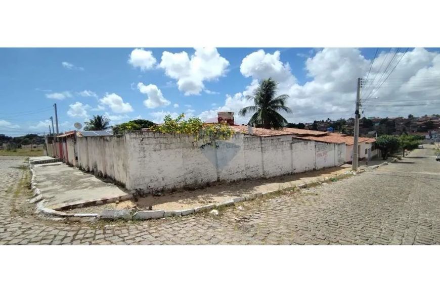 Oportunidade Casa com 2/4 no pajuçara 80m2 área util e 286m² área total