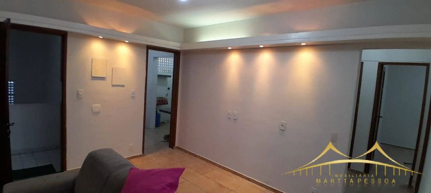 Apto no Tirol com 68m², 3/4, 02 banheiros, 01 Vaga, 2º Andar, Escada