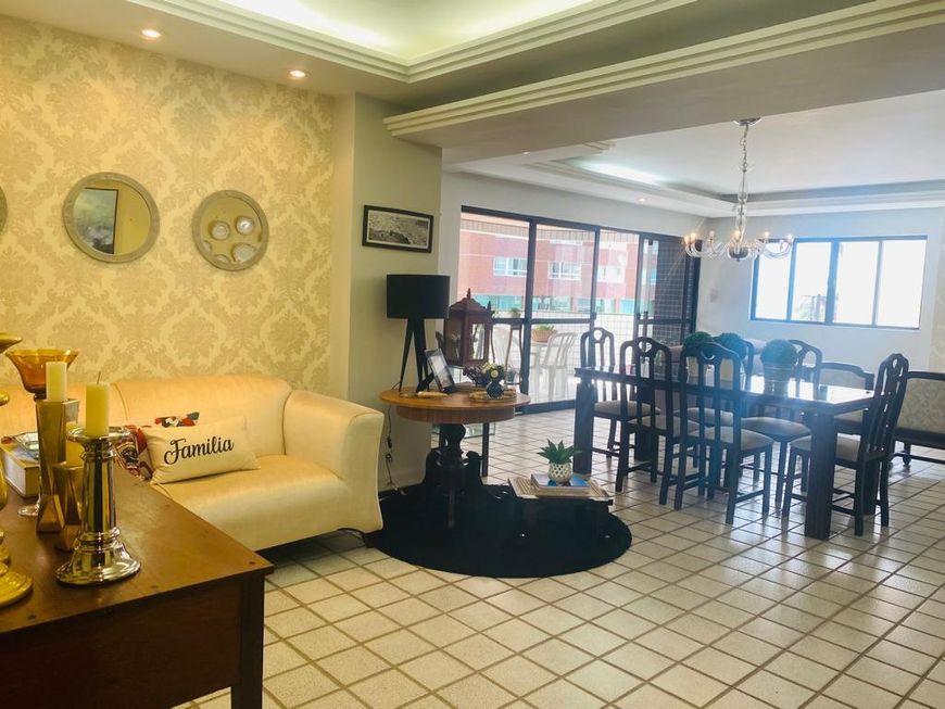 Apartamento para Venda em Natal, Petrópolis, 3 dormitórios, 3 suítes, 4 banheiros, 2 vagas