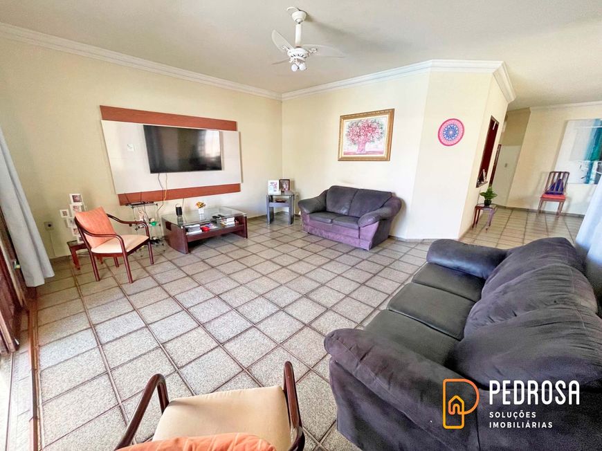 Casa térrea com 300 m2 - 4 suítes - Capim Macio - Área Gourmet - 6 vagas