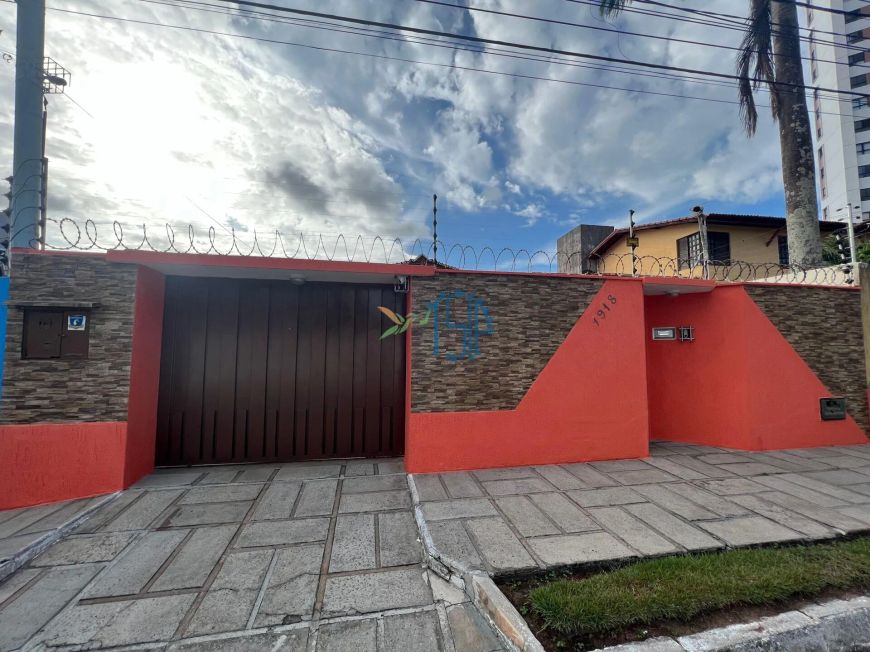 CASA DE RUA PUBLICA EM CAPIM MACIO / CASA COM 3 SUITES EM CAPIM MACIO / CASA EM NATL