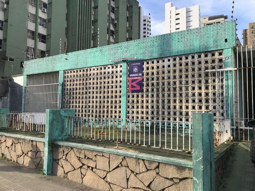 Oportunidade para residência ou comércio no bairro de Petrópolis.