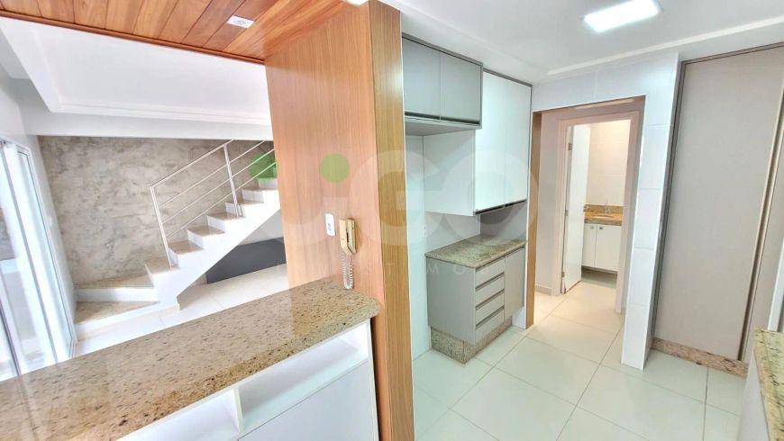 Casa em Condomínio com fácil acesso e próximo a tudo !