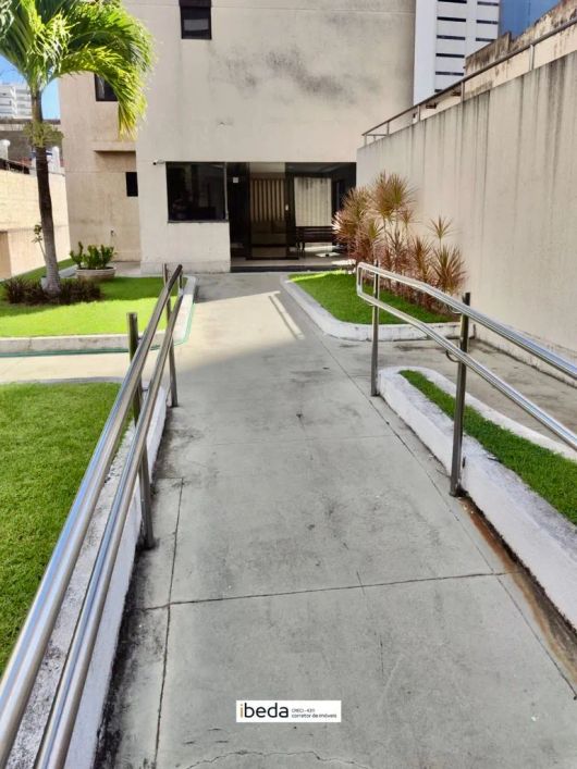 Apartamento com 2 quartos à venda em Natal