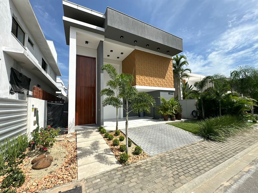 Casa para venda possui 305 metros quadrados com 4 quartos em Pitimbu - Natal - RN