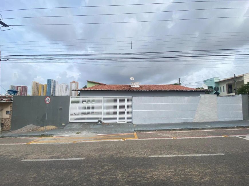 Casa para Venda em Natal, Lagoa Nova, 3 dormitórios, 1 suíte, 2 banheiros, 3 vagas