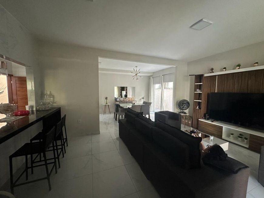 Casa para venda possui 233 metros quadrados com 4 quartos em Pitimbu - Natal - Rio Grande do Norte
