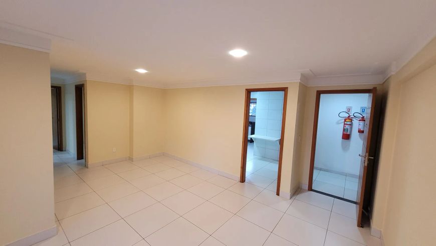 Ótimo apartamento com 117m², 3 suítes, sala de estar e sala de jantar em Lagoa Nova.