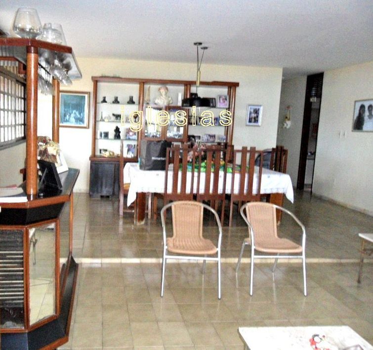 Casa para venda com 540 m2 e 3 quartos em Ponta Negra - Natal - RN.