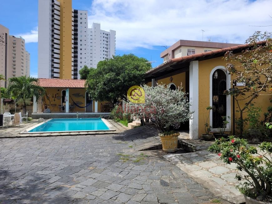 C-13888 - Casa em Capim Macio.