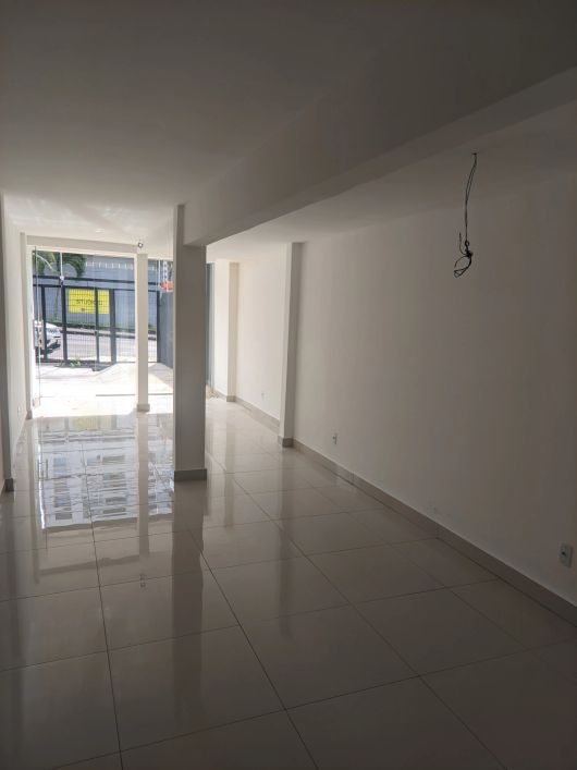 ALUGO LOJAS EM AVENIDA CANDELARIA - CAVALCANTE CORRETOR CL5787