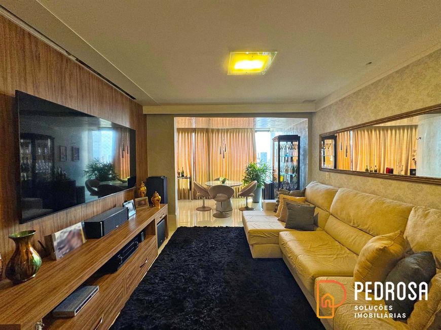 Apartamento com 123 m2 - 3 suítes - Golden Green Candelária - Andar alto - Financiável - 2 vagas