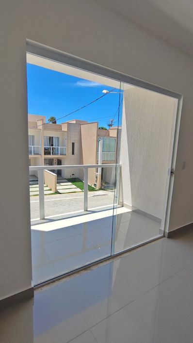 Casa de condomínio para venda possui 97 metros quadrados com 3 quartos