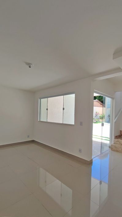 Casa de condomínio para venda possui 97 metros quadrados com 3 quartos