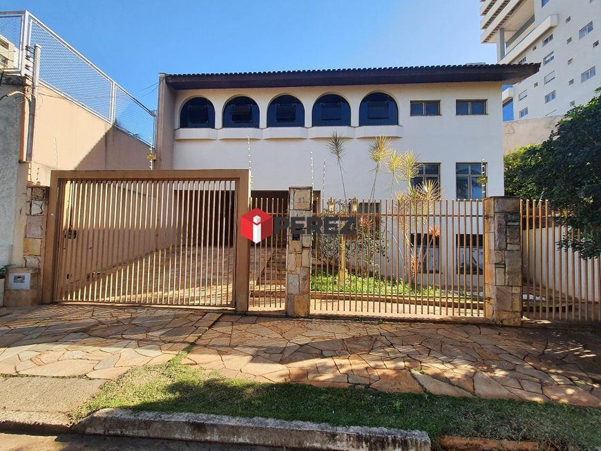 Sobrado Tríplex no Bairro Centro