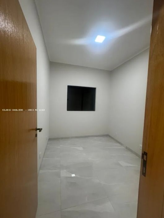 Casa para Venda em Campo Grande, Jardim Aero Rancho, 3 dormitórios, 1 suíte, 3 banheiros, 2 vagas