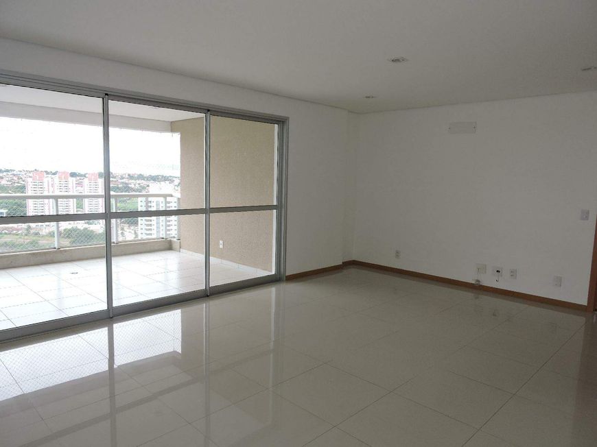 Apartamento no edifício Salvador Dali