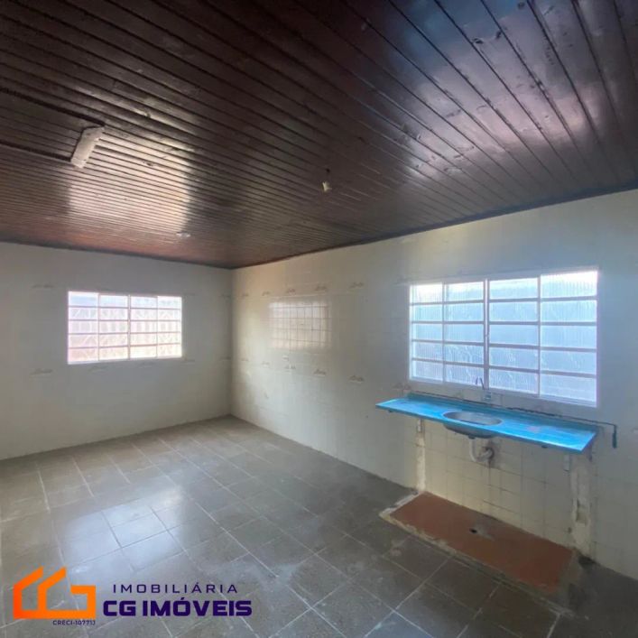 Casa térrea á venda com 3 quartos, sala de tv e sala de jantar no Bairro Moreninha em Campo Grande