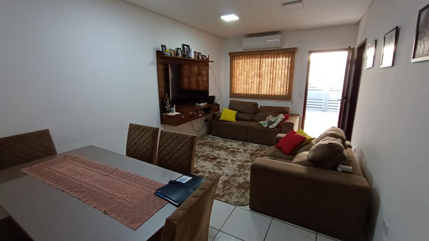 Térrea para venda tem 88 metros quadrados com 3 quartos