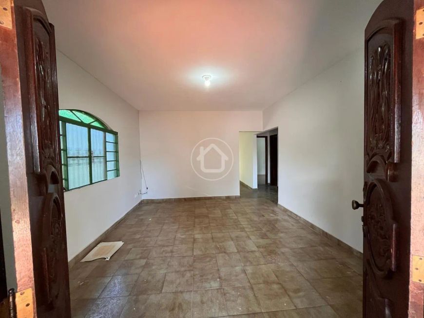 CASA AMPLA VILA JACY