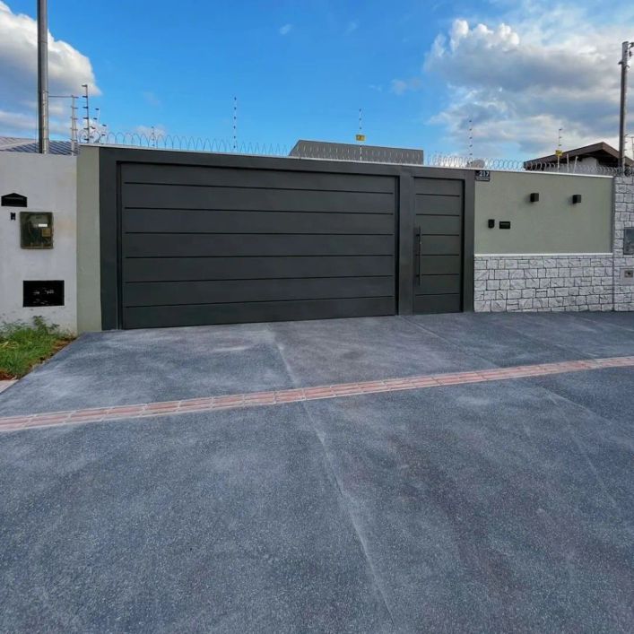 LINDA CASA COM ACABAMENTO DE ALTO PADRÃO