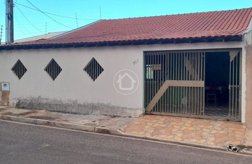 CASA COM 2 QUARTOS E EDICULA NO JD JOSÉ PEREIRA