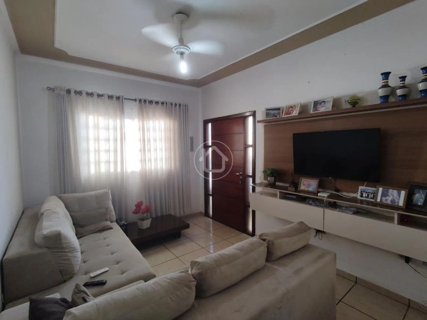 CASA COM 3 DORMITORIOS VILA ALMEIDA