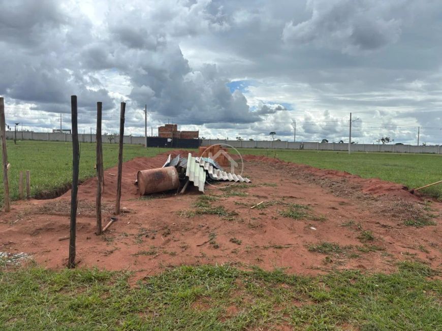 TERRENO BEM LOCALIZADO