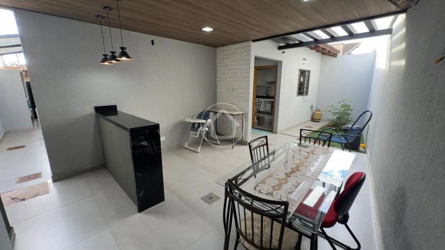 CASA EM CONDOMÍNIO NO JARDIM ITATIAIA