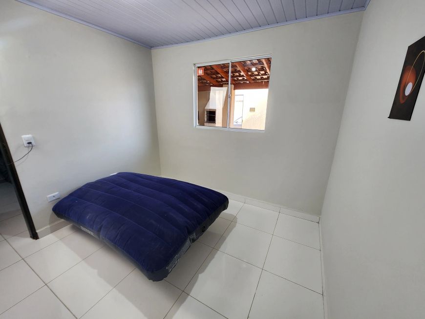 Casa para venda possui 90 metros quadrados com 2 quartos