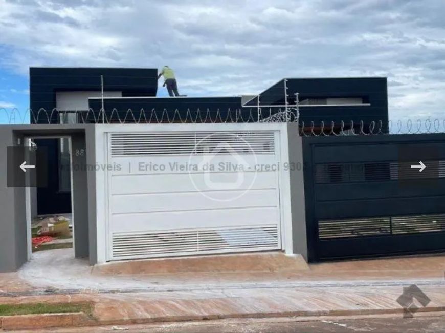 CASA COM SOBRA DE TERRENO
