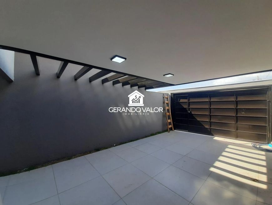 Linda casa, 1 suíte, 1 quarto 2 vagas cobertas