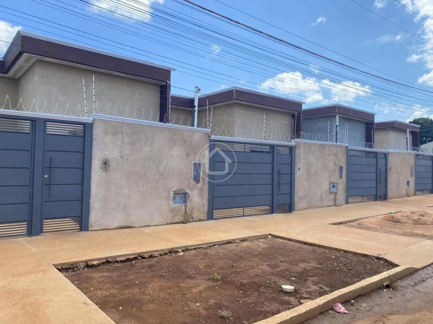 CASA NOVA COM 1 APARTAMENTO
