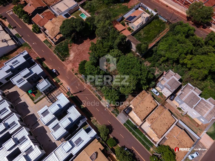 Terreno no bairro Rita Vieira