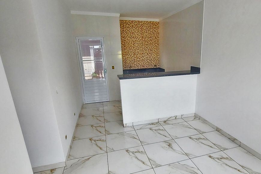 Casa para venda com 60 metros quadrados com 2 quartos