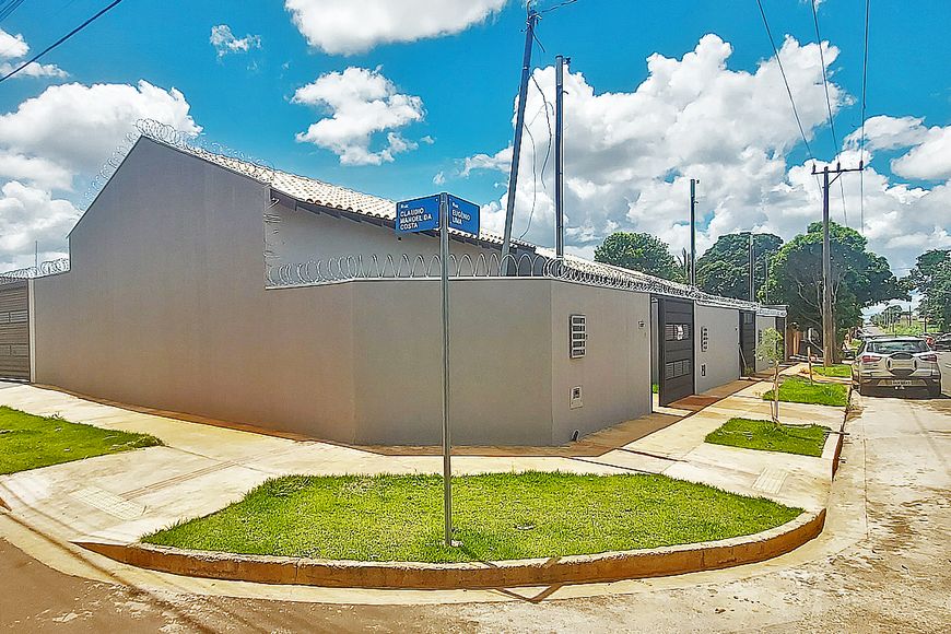 Casa para venda com 60 metros quadrados com 2 quartos