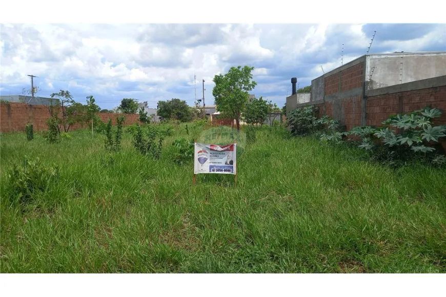 Terreno 250m² a venda no Bairro Morada dos Deuses a 01 quadra da avenida principal