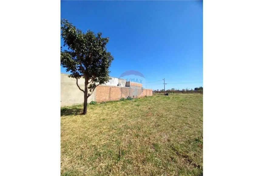 Terreno 250m² a venda no Bairro Morada dos Deuses a 01 quadra da avenida principal