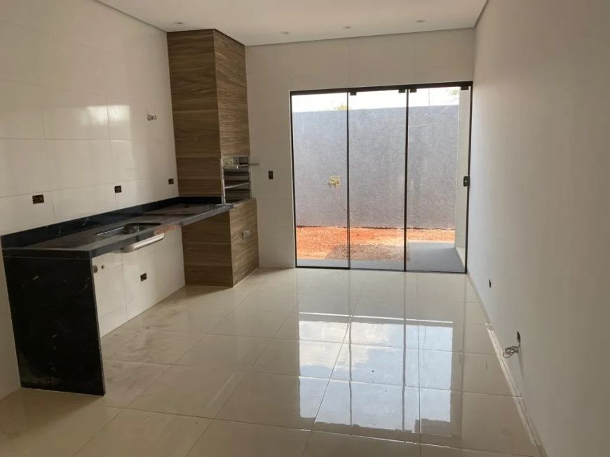 Vende-se casa com 3 quartos, sendo duas suítes na vila carvalho