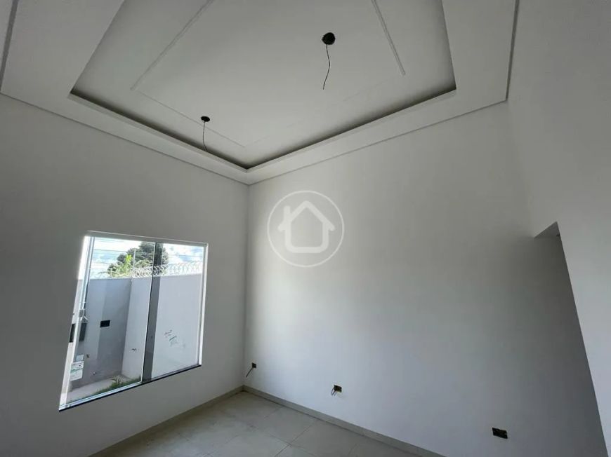 CASA COM 03 QUARTOS E QUINTAL SANTO EUGENIO