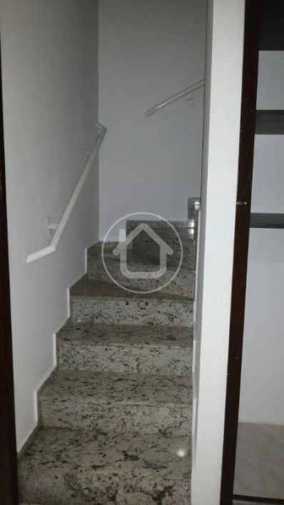 SOBRADO 03 QUARTOS COM SUITE
