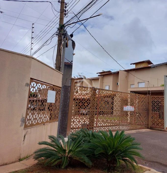 SOBRADO 03 QUARTOS COM SUITE