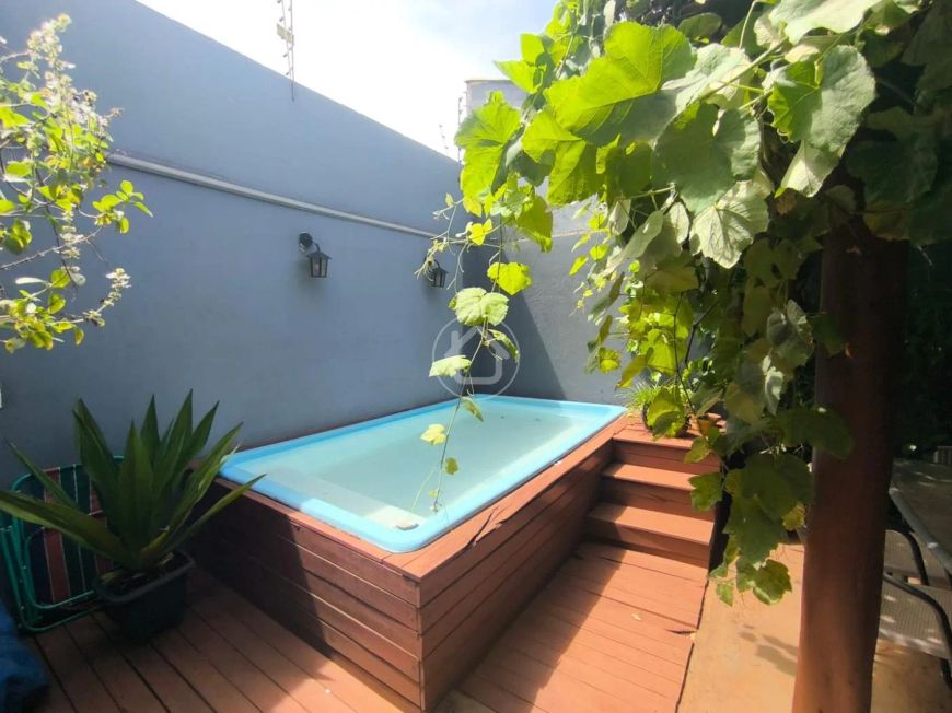 CASA COM PISCINA NO JARDIM DAS NAÇÕES