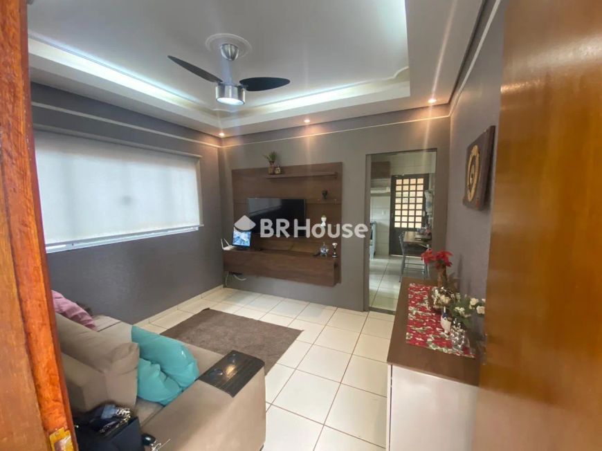 Jardim Itália | Casa 3 quartos, sendo 1 suite