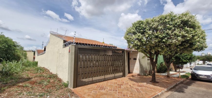 Casa para venda com 155 metros quadrados com 3 quartos