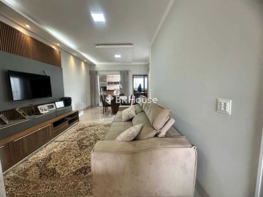 Tiradentes | Casa 3 quartos, sendo 1 suite