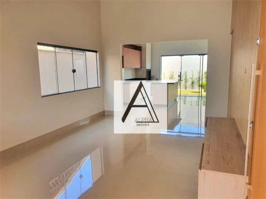 CASA COM FINO ACABAMENTO
