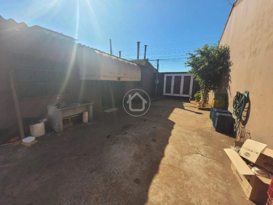 CASA/TERRENO NO ASFALTO